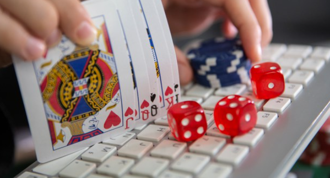 chơi cờ bạc online có giàu không?