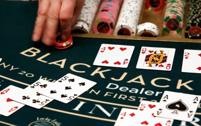 Cách chơi Blackjack Casino